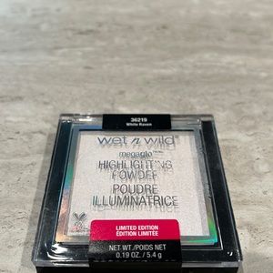 Wet N Wild Megaglo Highlight Powder White Raven Limited Edition